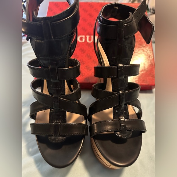 Guess Wedges - Picture 4 of 9